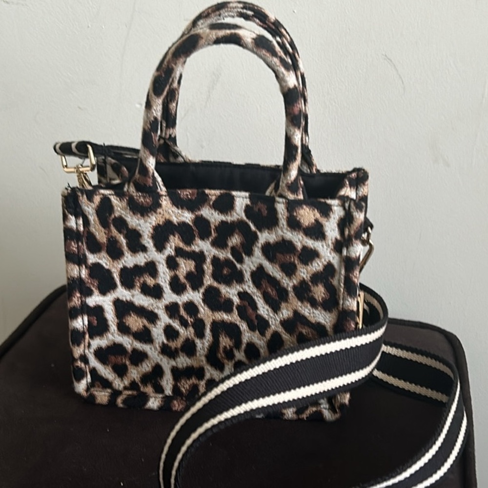 Leopard print bag